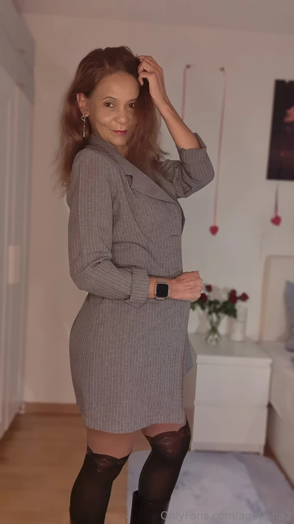 Happy friday babe any plans for tonight 