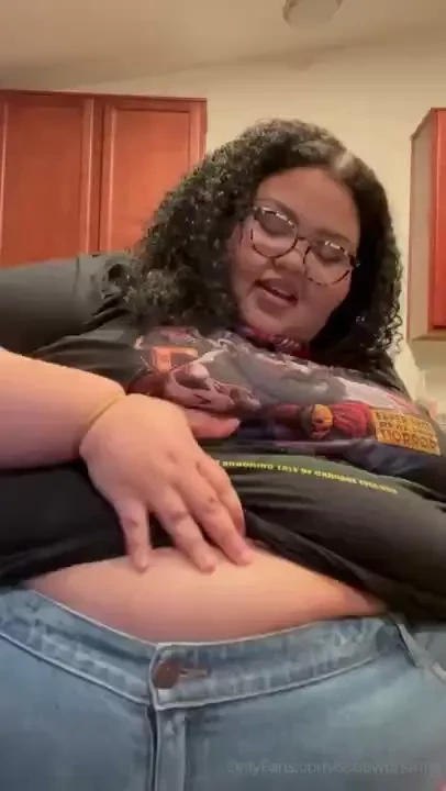 Ate a doubledinner releasing my swollen stuffed belly from my jean 