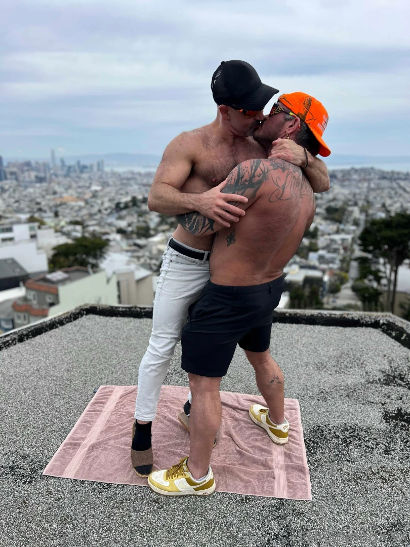 Photoalbum 1 rooftop to hot top kev plows eli strong rooftop sun hot part 6 