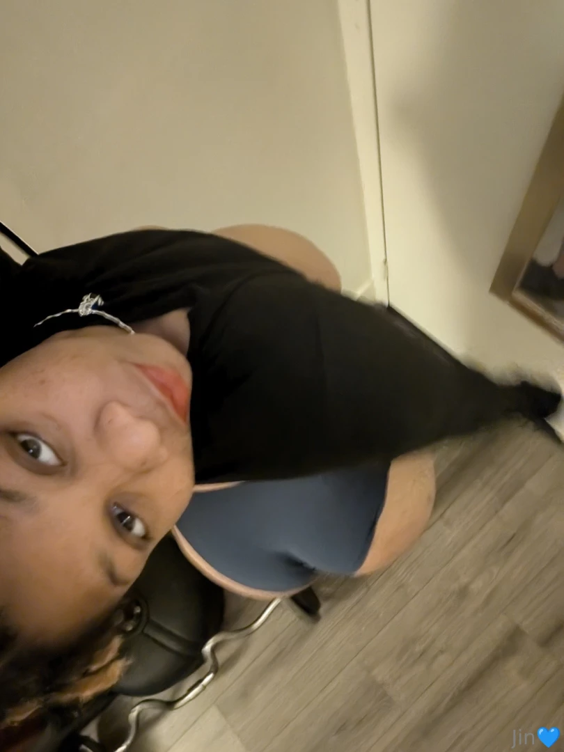 Come subscribe to see my new pics 