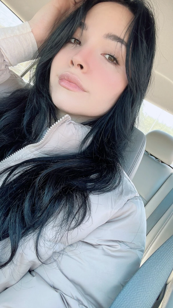 If you re looking for a sign this selfie is it so don t be shy to say 