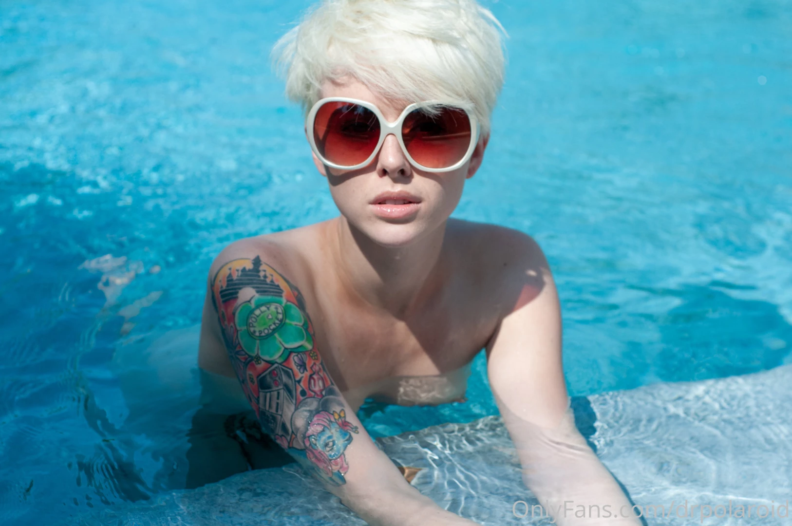 Pool time with alyshanett 