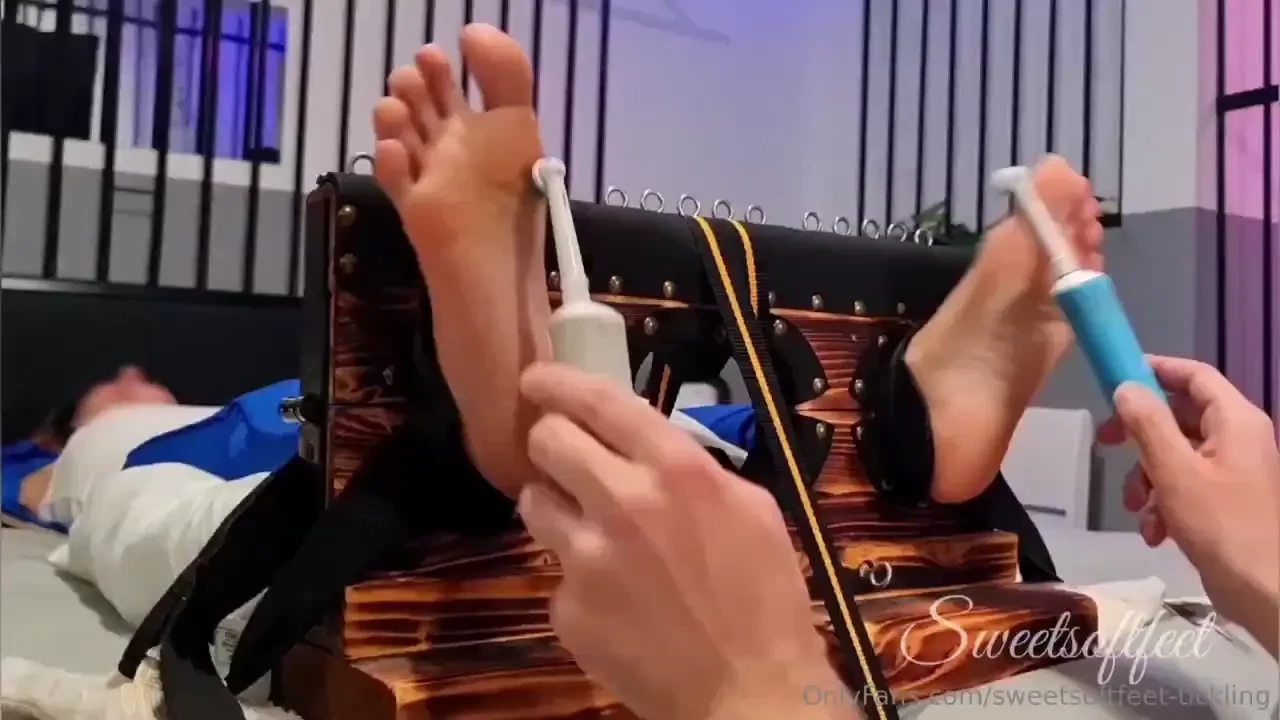 Hello my dear tickle lovers i already recorded 2 new tickling sessions 