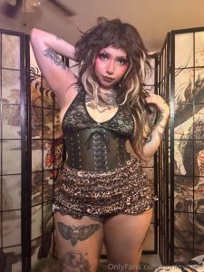 I like this outfit heh