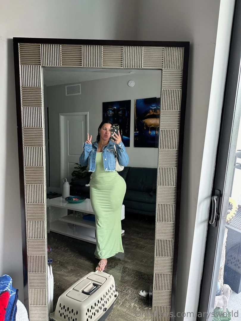 Your big booty baddie has arrived 