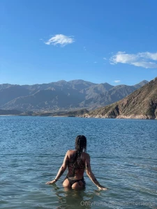 The beauty of the world is a mirror reflecting our passion for life part 1