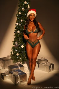 Merry christmas lovebugsss i m waiting under the christmas tree for my