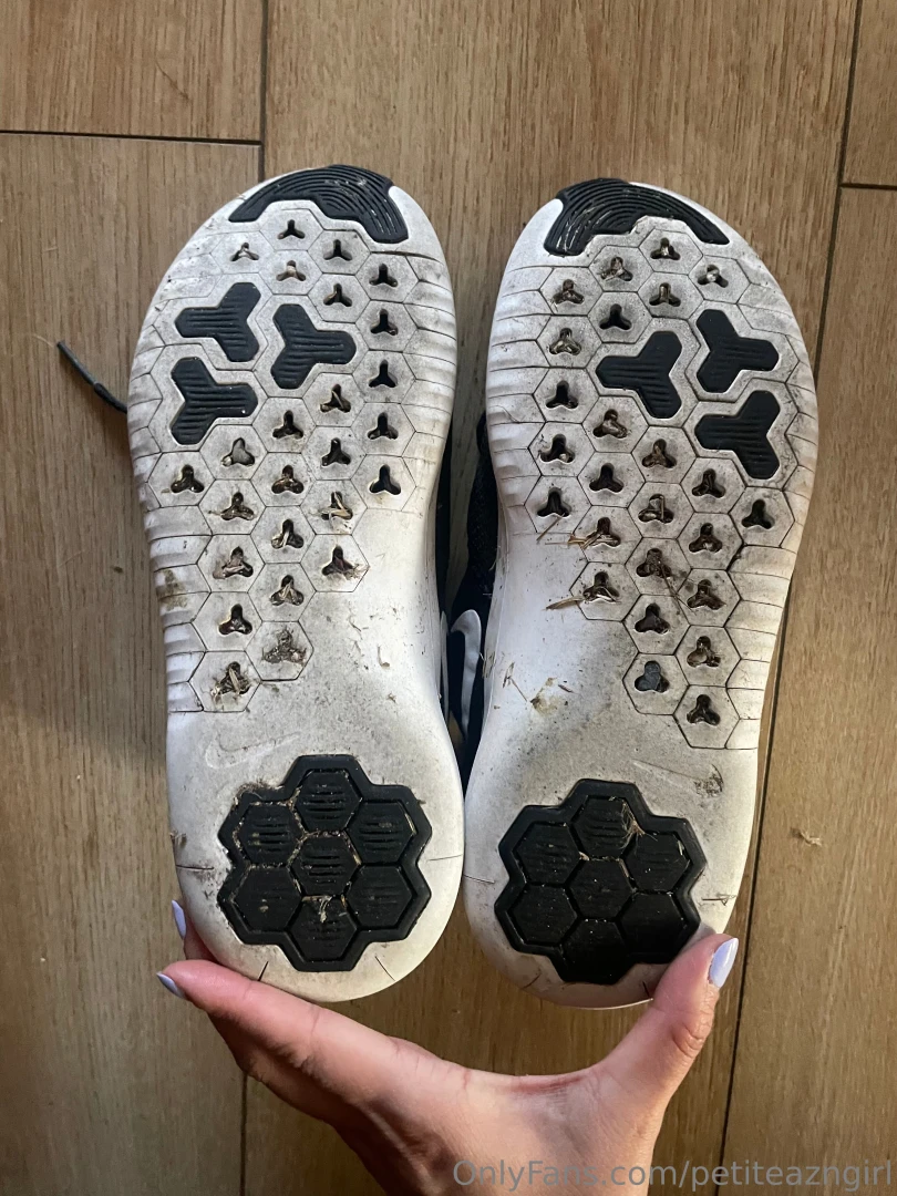 These sneakers are looking for a new home 