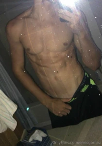 Acabo de venir de correr y estoy cachondo quieres que te folle la boca