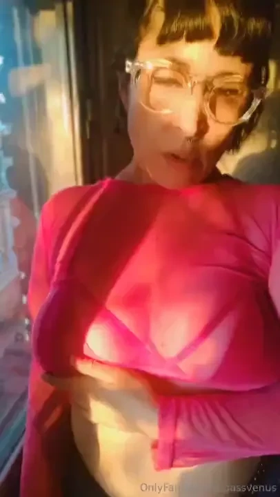 Quiero sentir tus manos calientes sobre mi cuerpo i want to feel your 