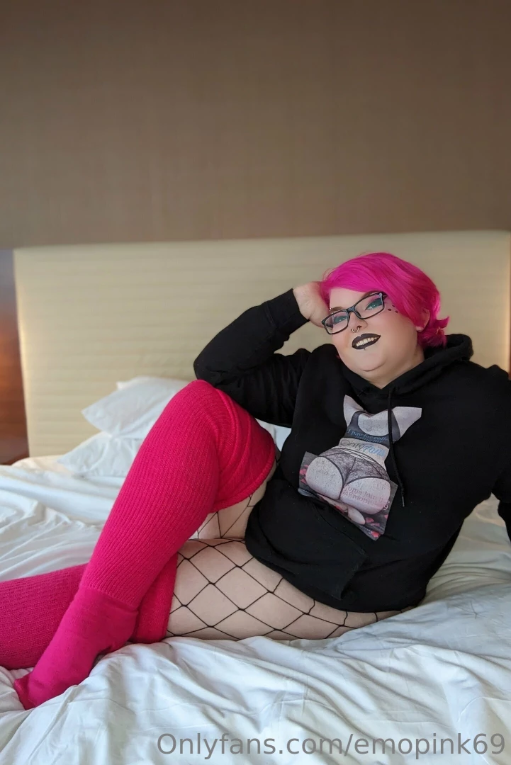 It s netflix amp chill time what horror movie are we gunna watch part 1 