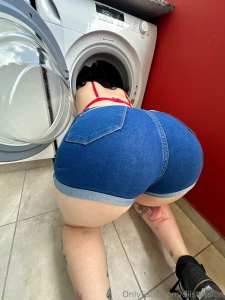 Help me out please it s tight and uncomfortable here