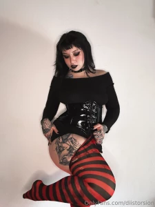 Your favorite big ass goth
