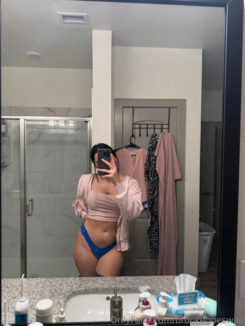 Surrounded by beauty yet i m the only thing that holds your gaze 