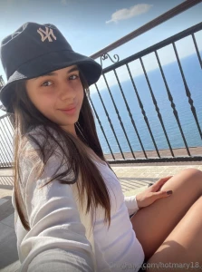 Free subscription only today desire_livi she s so kinky for her age part 38