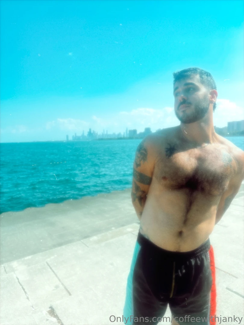 Felt a lil vintage moment by the lake 