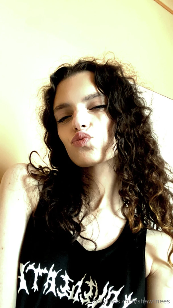 I send you a kiss i m in a good mood and i want to share it with you i 