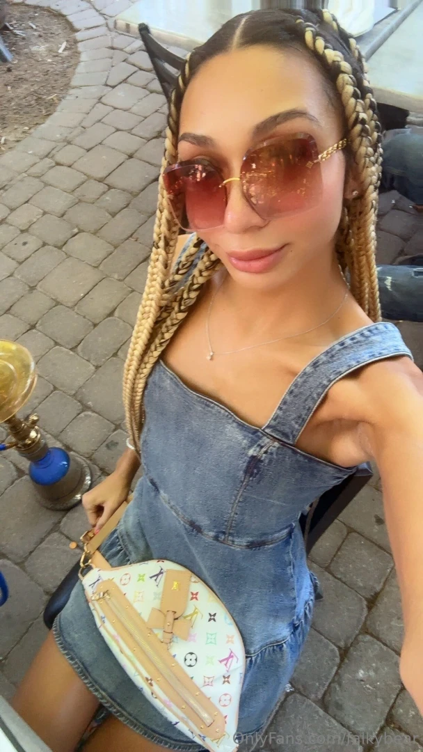 I went out for some drinks with my family on sunday and wore the part 3 