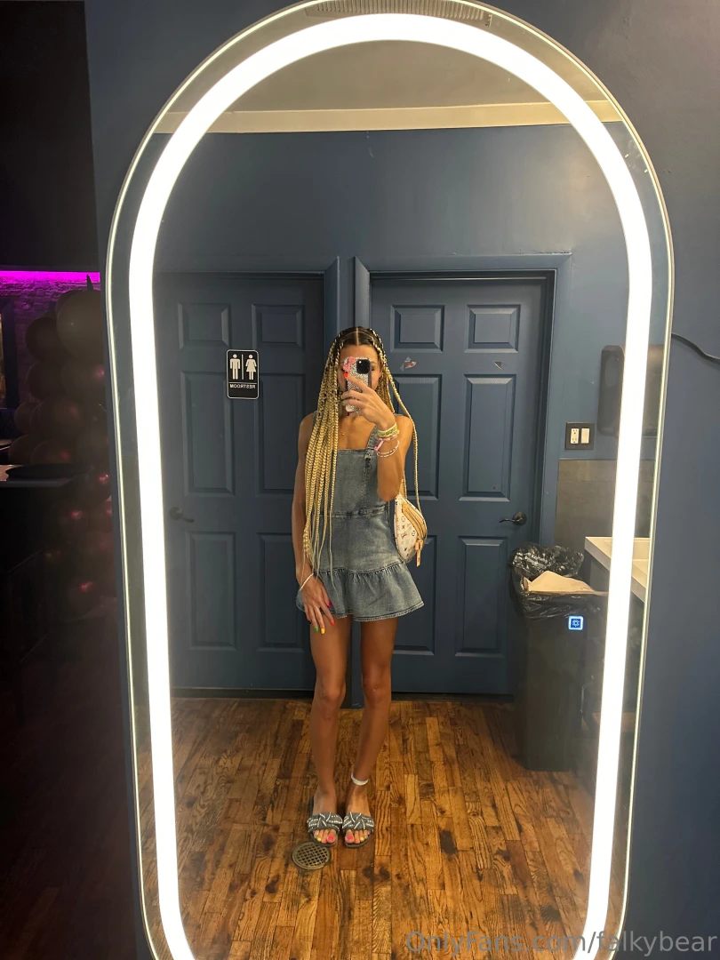 I went out for some drinks with my family on sunday and wore the part 1 