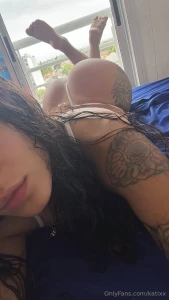 Hi honey it s so hot i m dying to feel something cold inside me