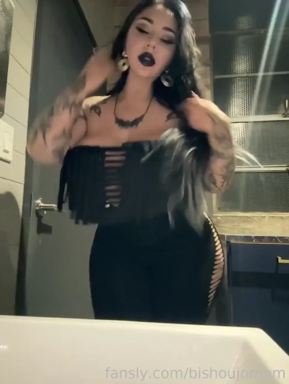 Went to my fav bar again last night had to take a little slutty video part 1 