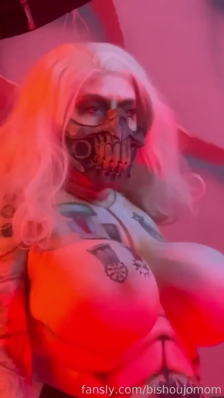 I love sharing behind the scenes footage of my shoots here is a little 