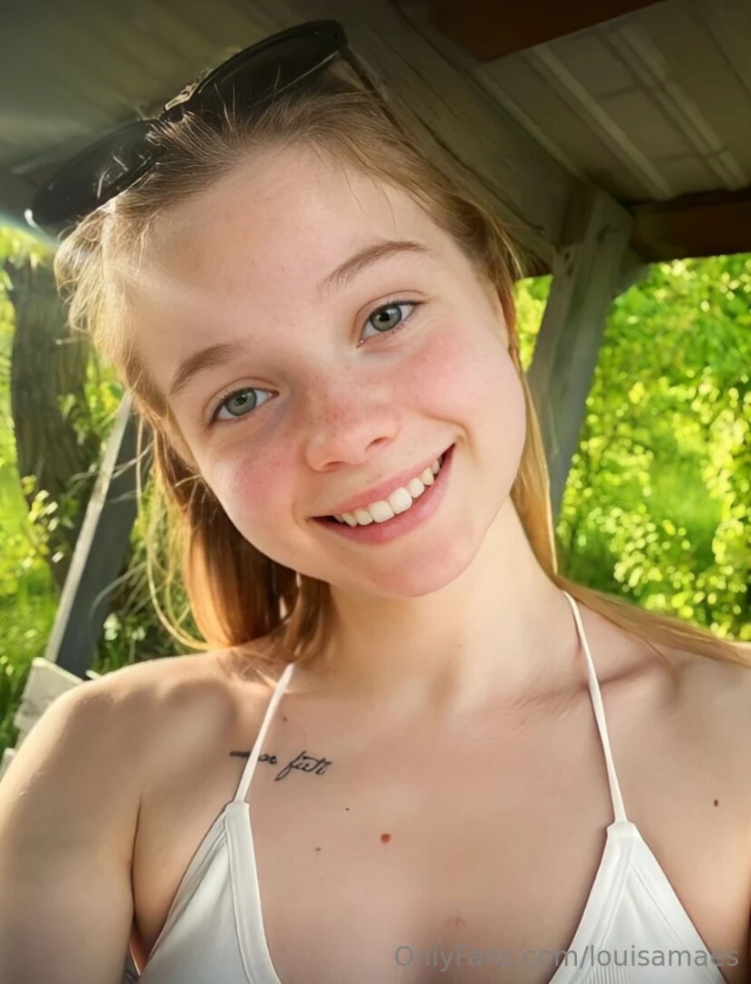 Big ass slut sunnybanny1 wants you to slap it this naughty loves to part 466 