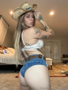 This lil cowgirl s feelin real needy mind if i ride you instead or you