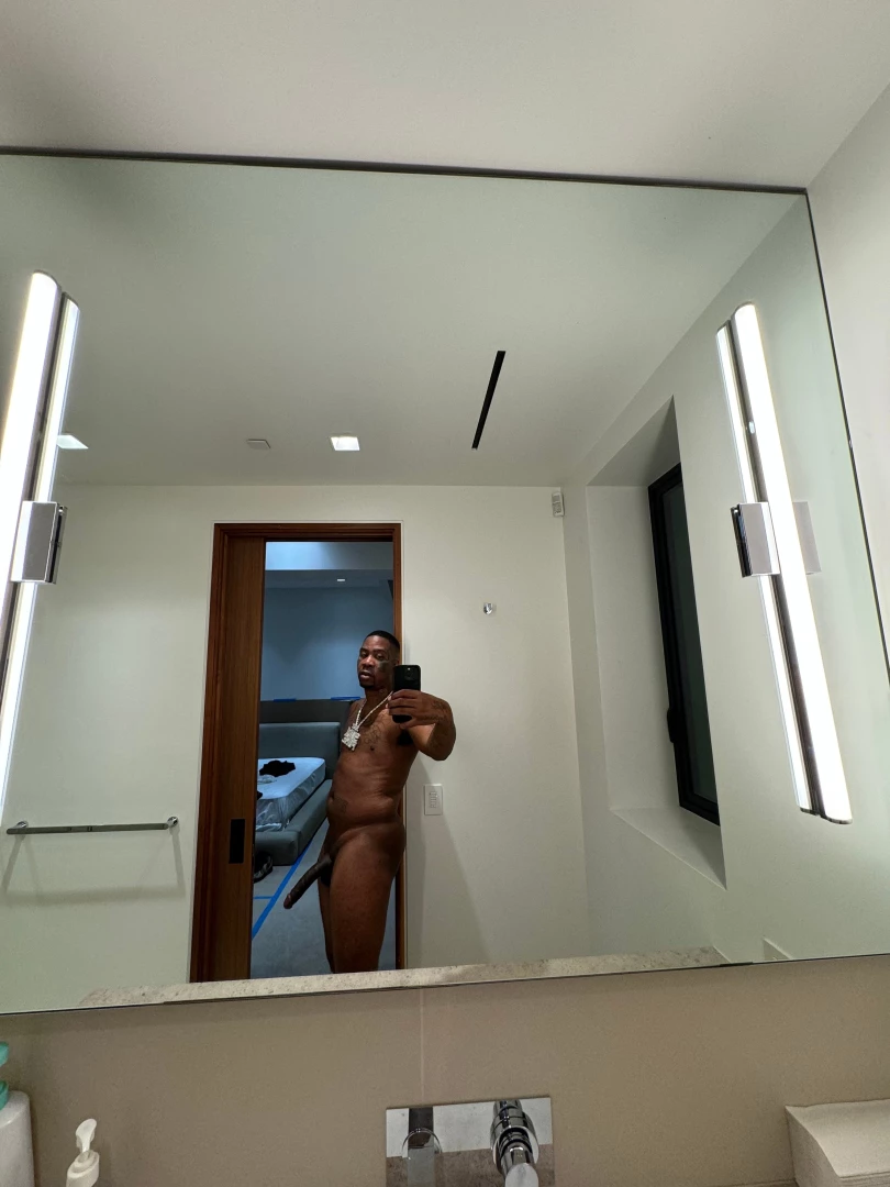 Just hopped out the shower who ready for some of these inches 