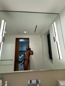 Just hopped out the shower who ready for some of these inches