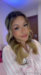 Kisses and spreading sweet vibes do you think one was enough or should