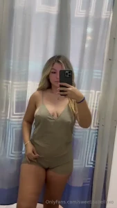 Hard to tell what s showing more the outline the chill or how good it