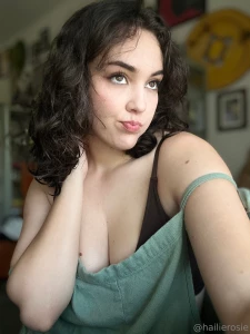 Oh nooooo the strap on my overalls fell off will anyone help me part 1