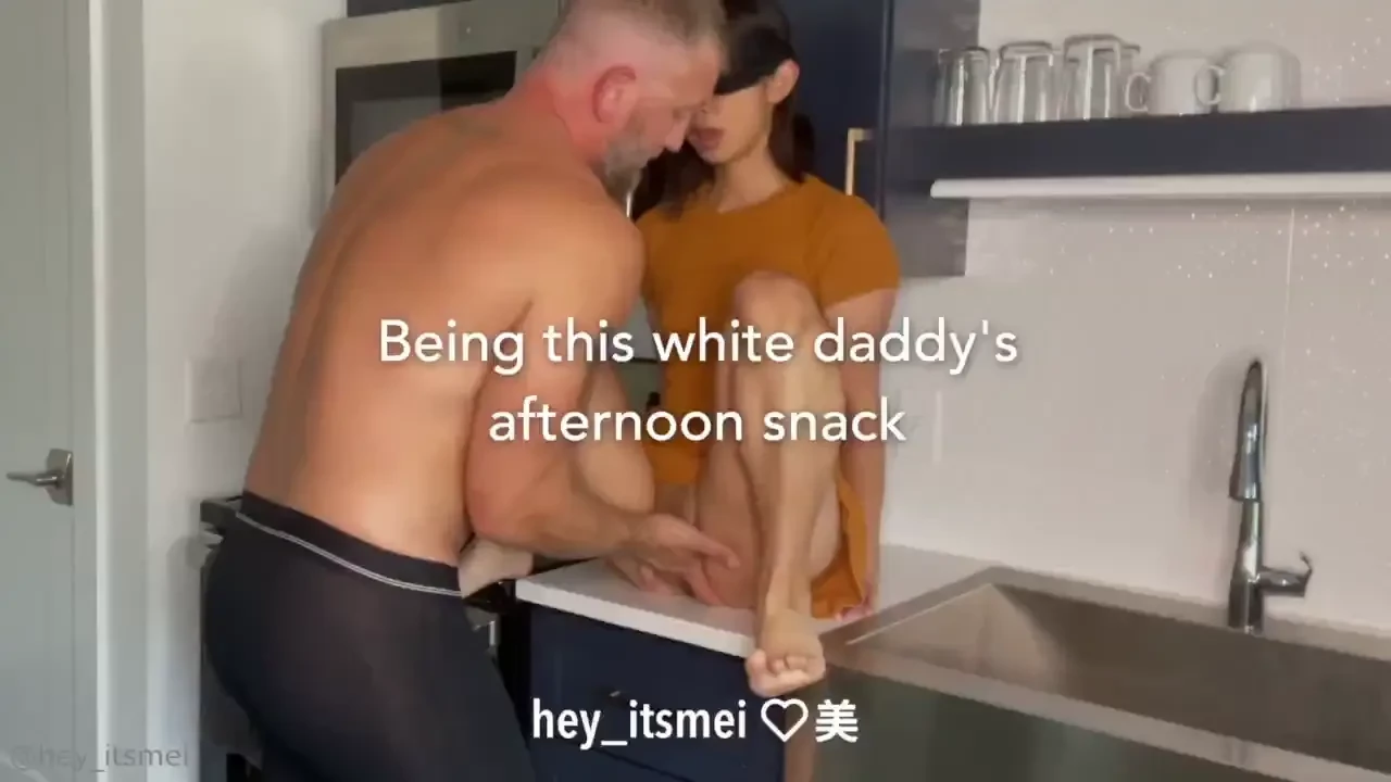 Being this white daddy s afternoon snack i looooove getting eaten out 