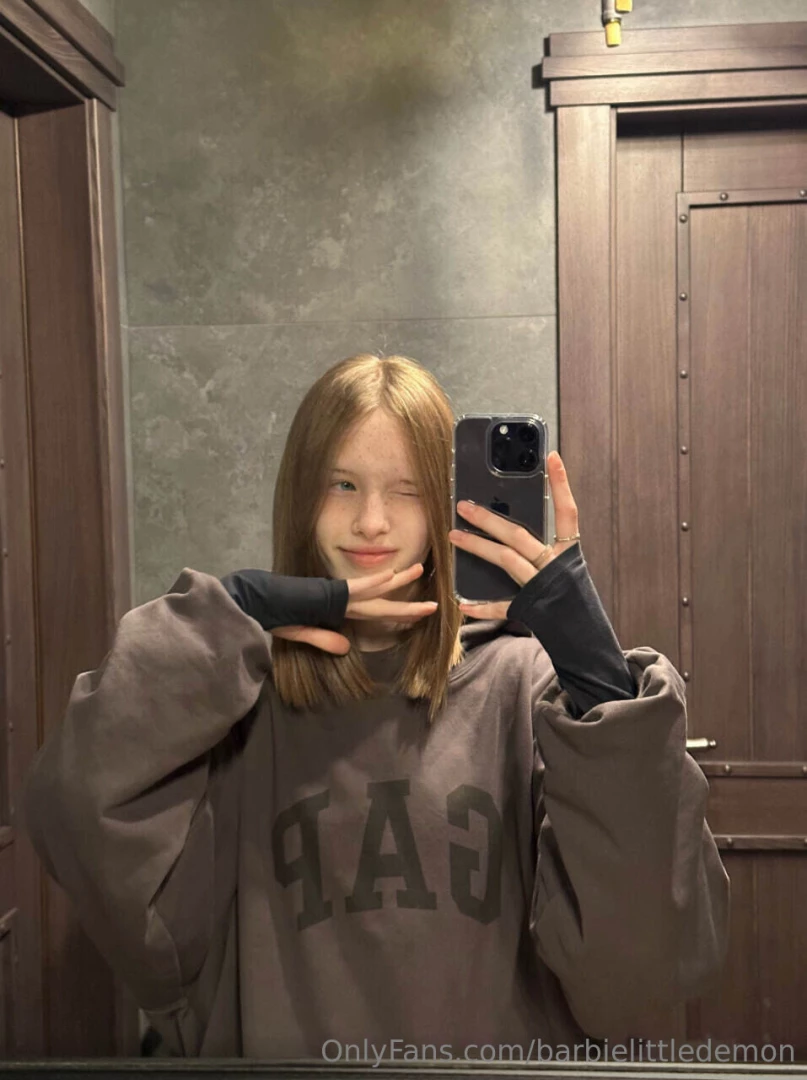 Cutie skinny my kinky bestie roksana_roxy very slutty babe she loves part 4 