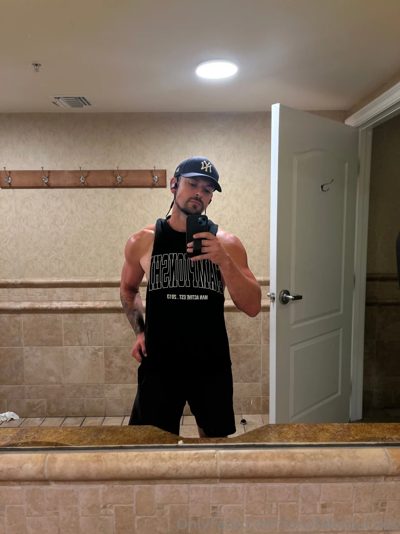 What do you guys prefer hat or no hat part 1 