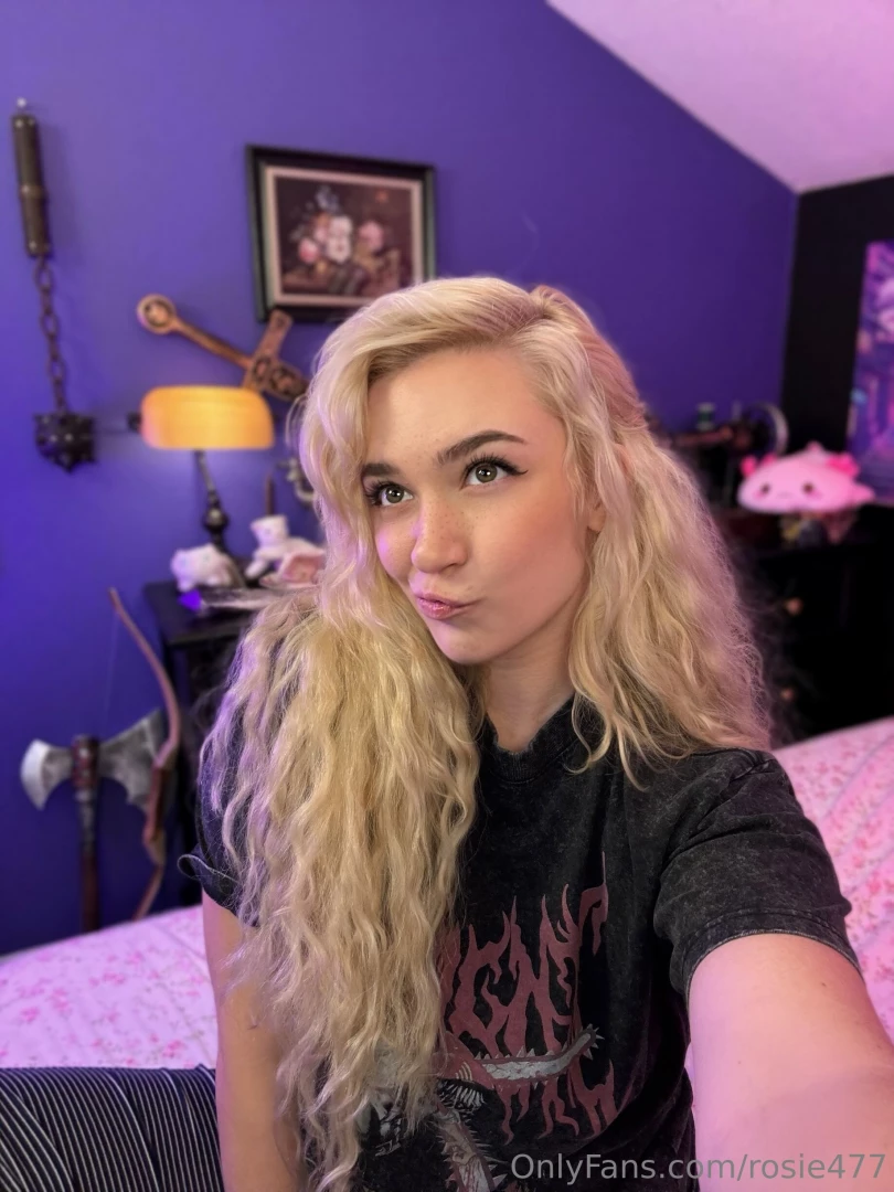 Bb ur like totally missing out on so many cute photos amp juicy videos 