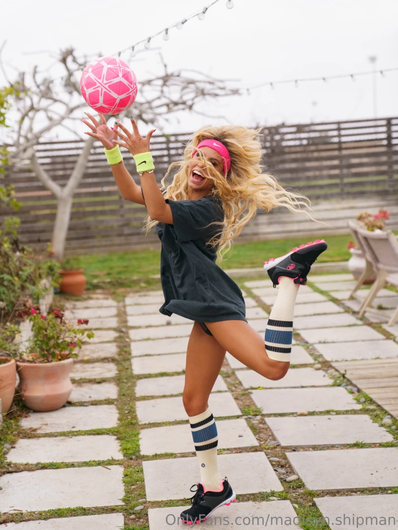 Subscribe and get access to all the goods you can reach me by chat 