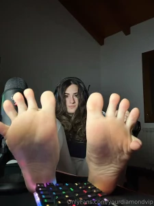 Ideal day me playing on the pc and you in the meantime dedicate part 8