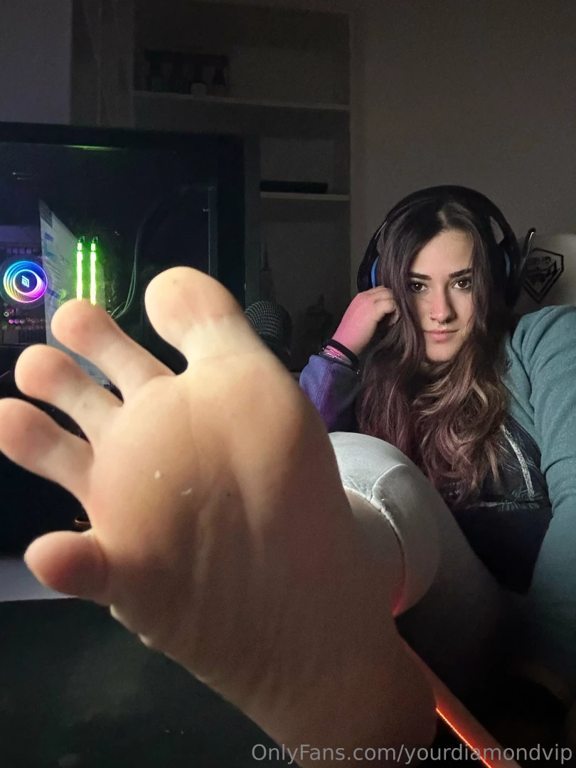 Ideal day me playing on the pc and you in the meantime dedicate part 7 