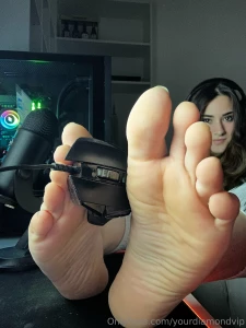 Ideal day me playing on the pc and you in the meantime dedicate part 1