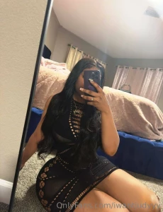 Tip me 5 if you d fuck me in front of this mirror daddy xx