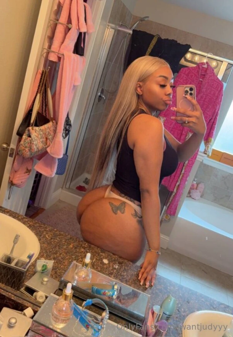 Babe i d love you to rate my body from 1-10 and tip 5 for a personal 