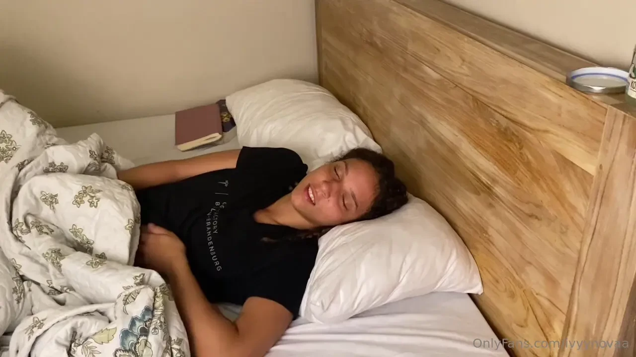 Taking my time to pleasure myself and play with my yoni egg larci66 