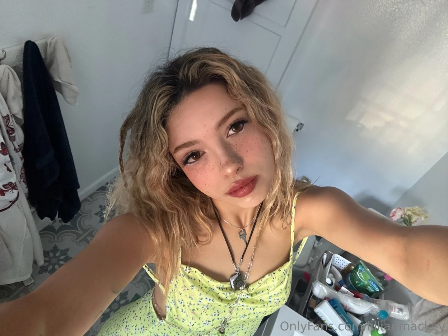 This can never get out i got my whole naked body on camera while i part 1 