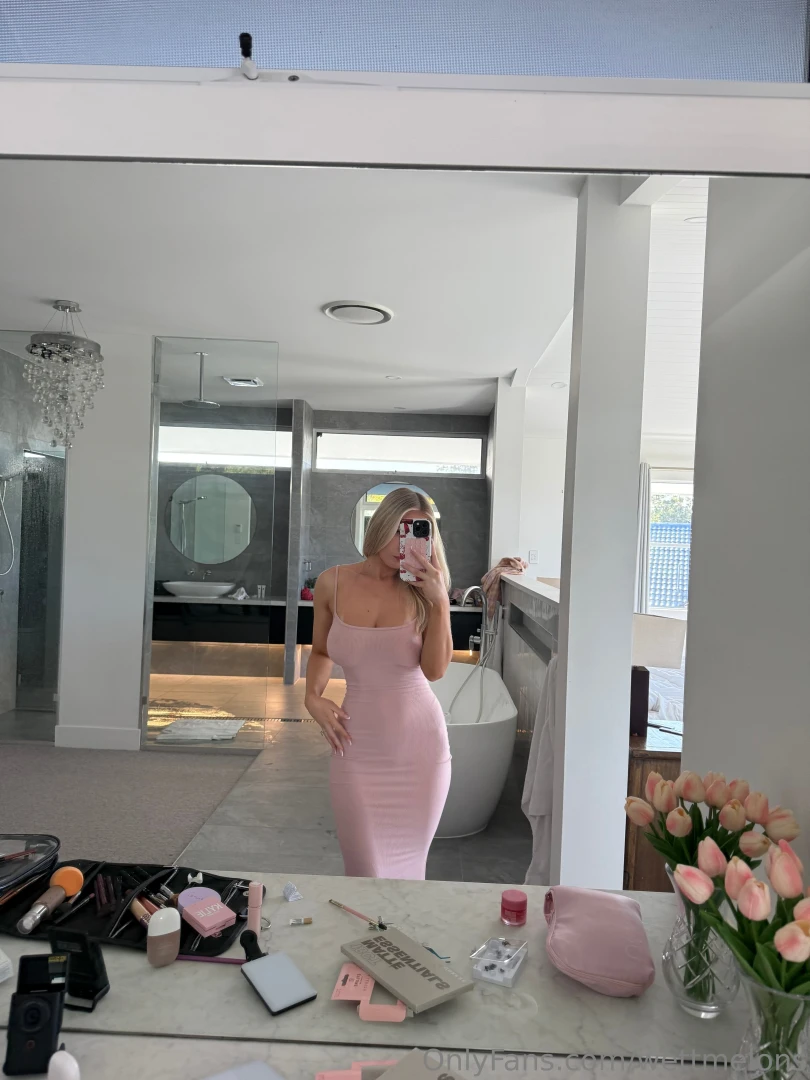 I m not wearing any undies at all 