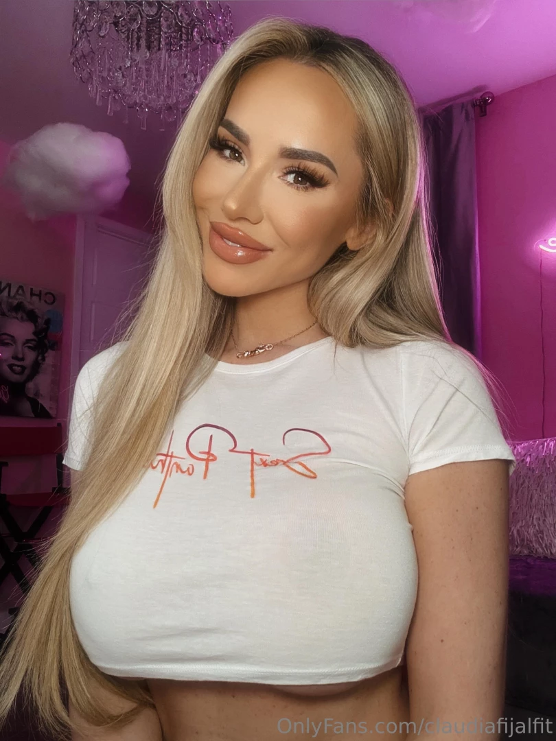 What s this a totally normal picture of me 