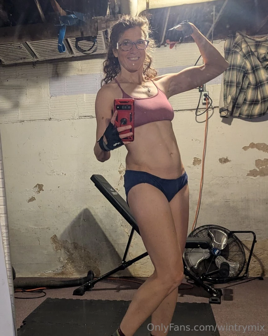 Hello from my extremely modern and up-to-date basement gym that s a 