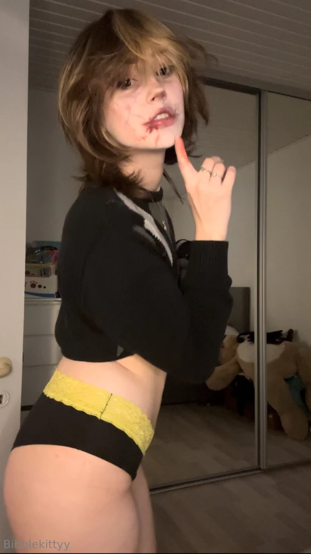 Would u fuck this zombie boy 