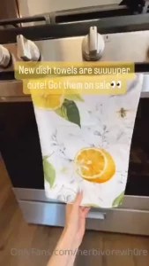 Just an innocent kitchen tour nothing exciting here